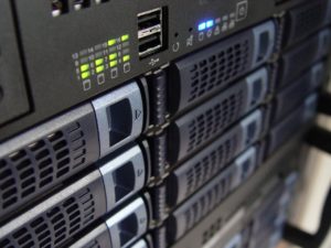 Fedora linux とは おすすめ 無料 入門