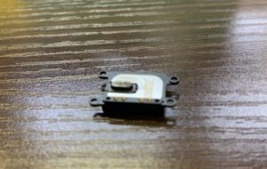 スマホのスピーカー部品