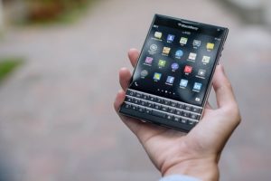 Blackberry スマホ キーボード classic 使ってる人