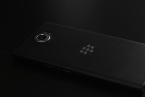Blackberry スマホ キーボード classic 使ってる人
