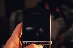 Blackberry スマホ キーボード classic 使ってる人