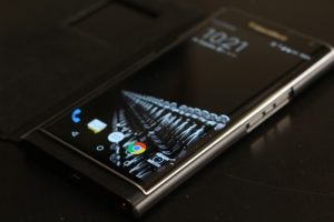 Blackberry スマホ キーボード classic 使ってる人