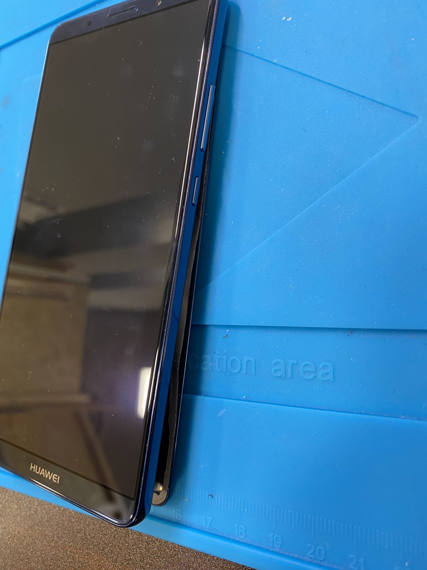 Huaweiバッテリー膨張修理【八千代でHuawei修理もEyeSmart